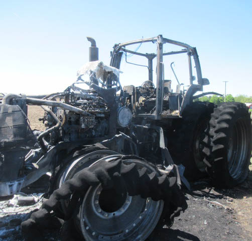 2007 CASE IH 305 Magnum Tractor - Image 11