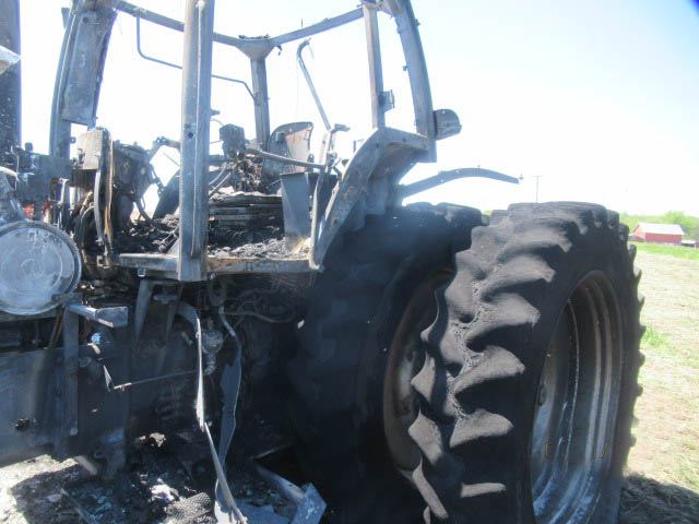 2007 CASE IH 305 Magnum Tractor - Image 14