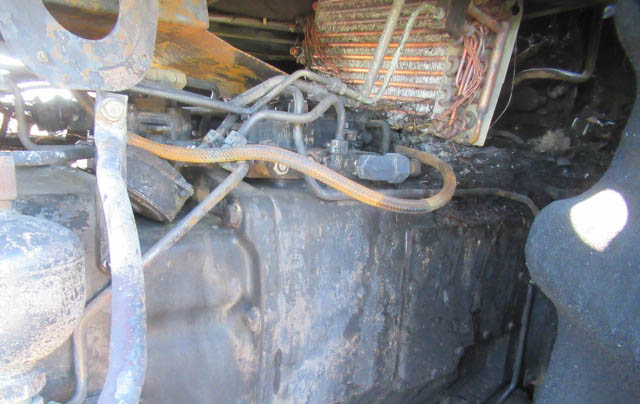 2007 CASE IH 305 Magnum Tractor - Image 16