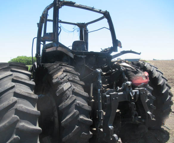 2007 CASE IH 305 Magnum Tractor - Image 2