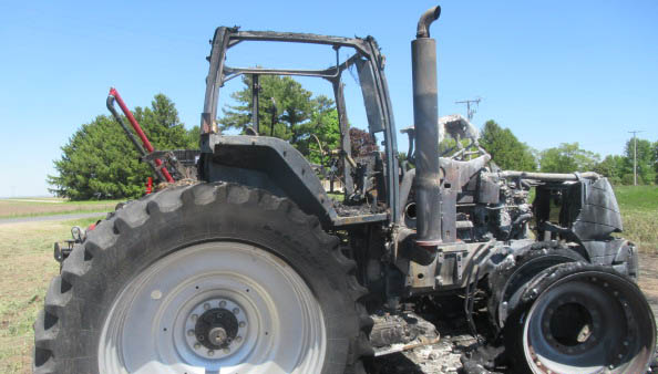 2007 CASE IH 305 Magnum Tractor - Image 6