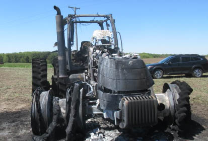 2007 CASE IH 305 Magnum Tractor - Image 9