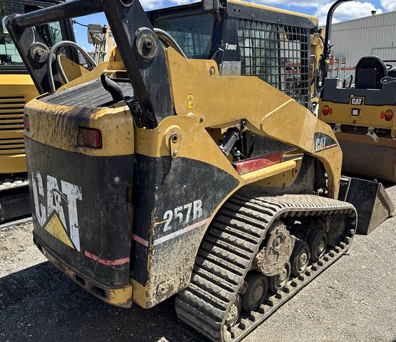 2007 Caterpillar 257B Skid Steer - Image 2