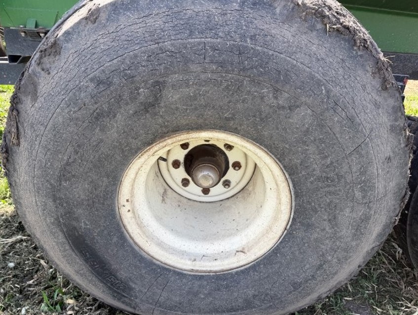 2009 Balzer 2600 Magnum Vacuum Manure Spreader - Image 11