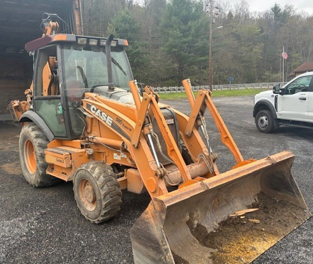 2009 CASE 580 Super M Backhoe - Image 2