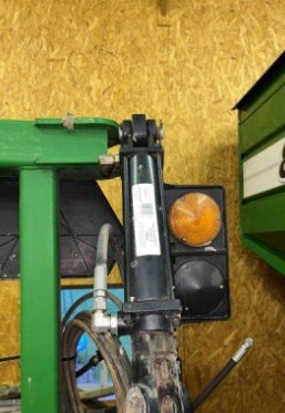 2009 FAST 9612E Pull-type Sprayer - Image 7