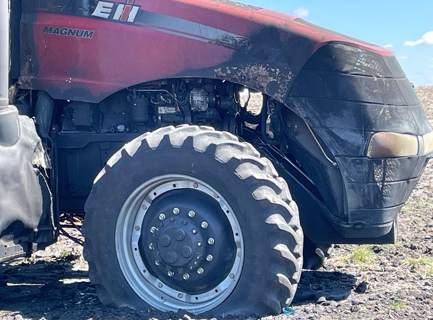 2011 Case IH 235 Magnum Tractor - Image 15