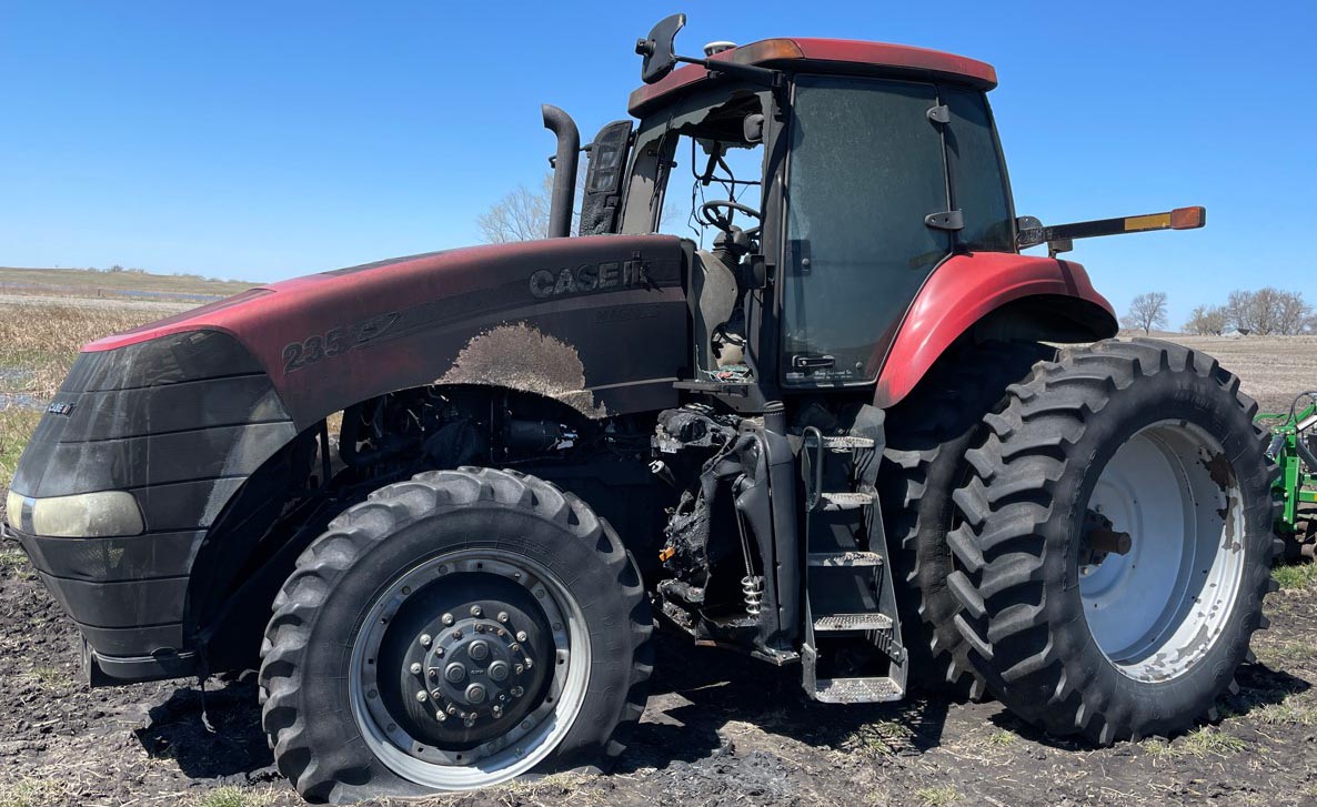 2011 Case IH 235 Magnum Tractor - Image 10