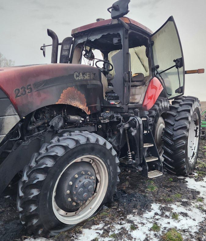2011 Case IH 235 Magnum Tractor - Image 11