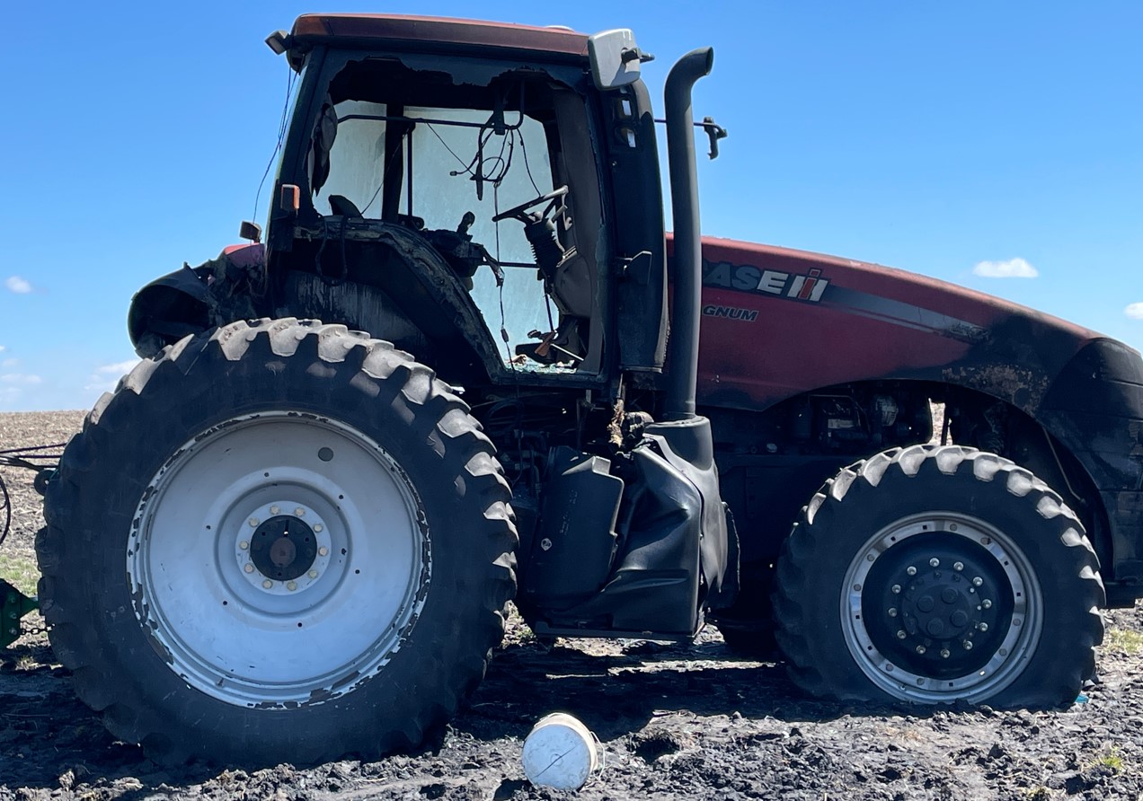 2011 Case IH 235 Magnum Tractor - Image 4