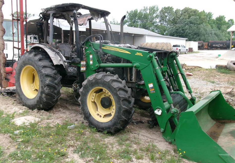 2011 John Deere 5083 Tractor with Mower - Image 4