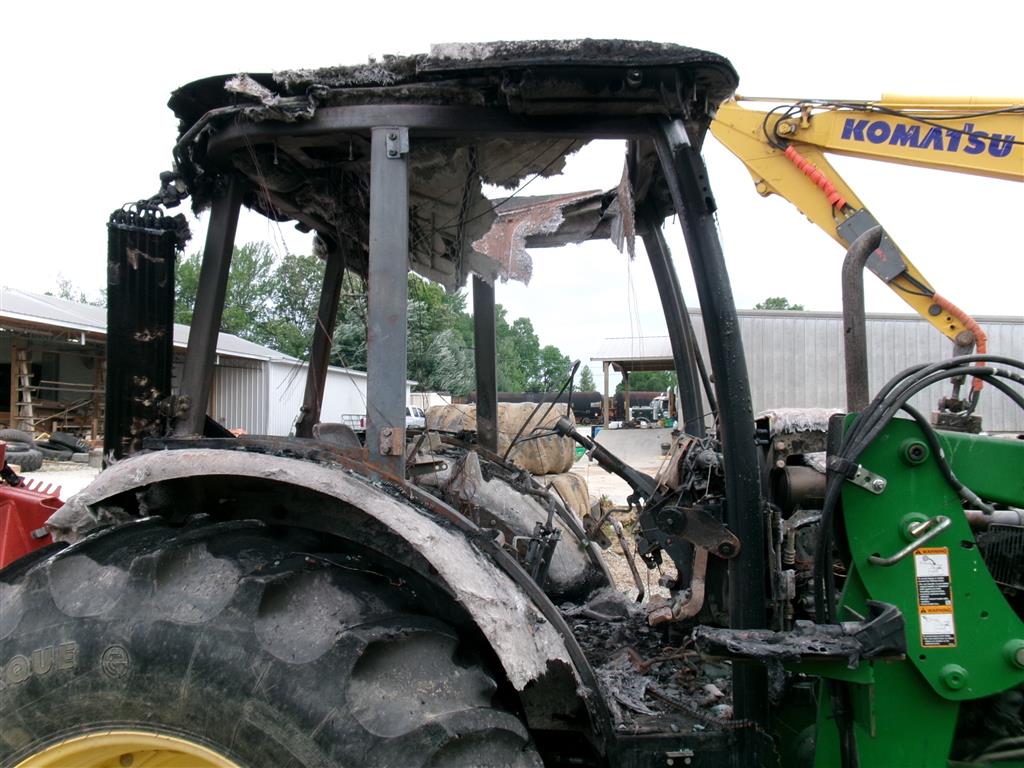 2011 John Deere 5083 Tractor with Mower - Image 5
