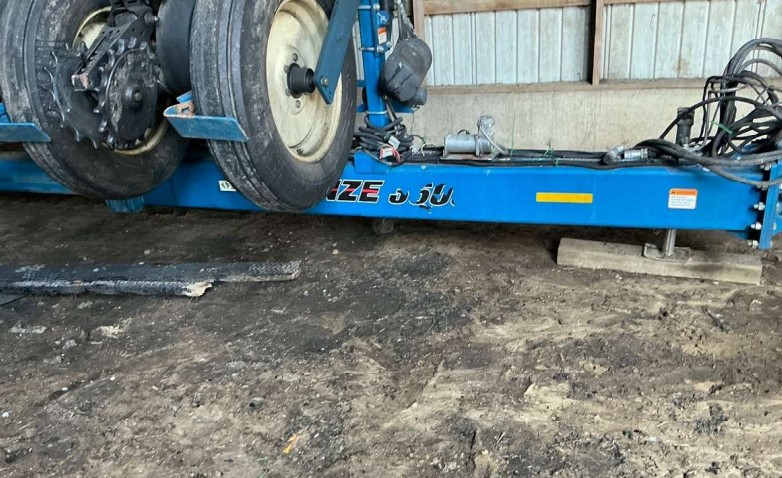 Kinze Planters - Image 20