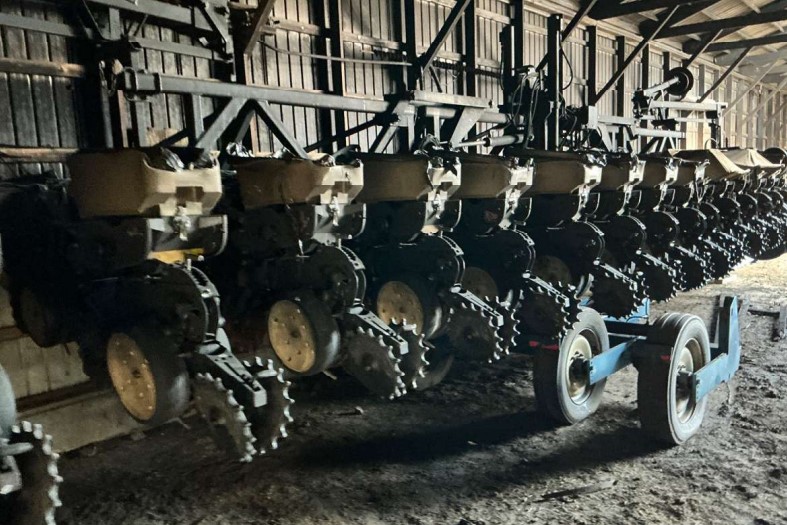 Kinze Planters - Image 15