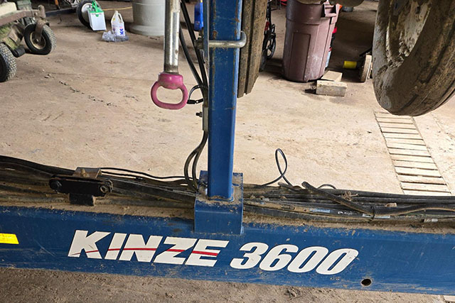 2012 Kinze 3600 ASD 16/32 Planter - Image 3