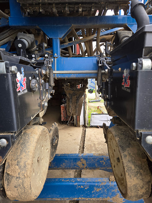 2012 Kinze 3600 ASD 16/32 Planter - Image 8