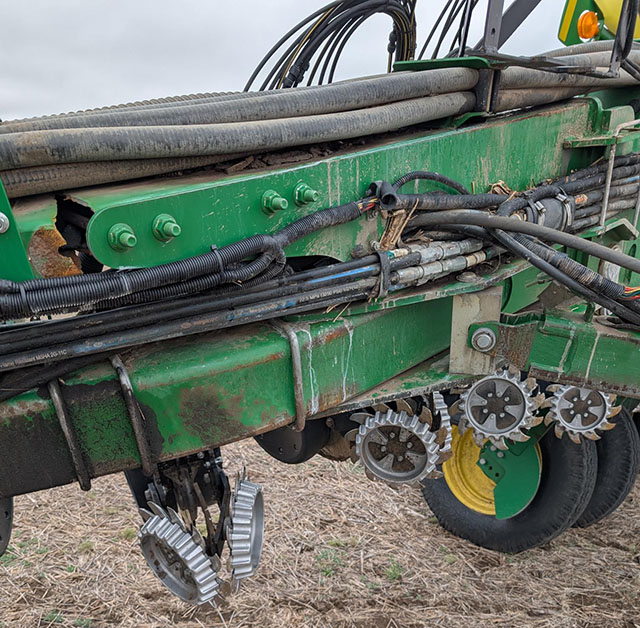 2013 John Deere 1770NT Planter - Image 16