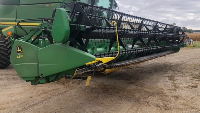 2013 John Deere 630F Header