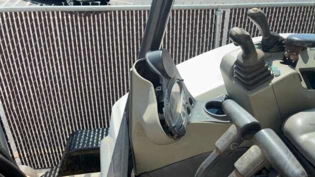 2014 Bobcat E32 Excavator - Image 12