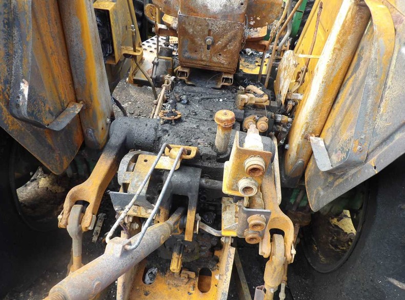 2014 John Deere 5065E Tractor - Image 10