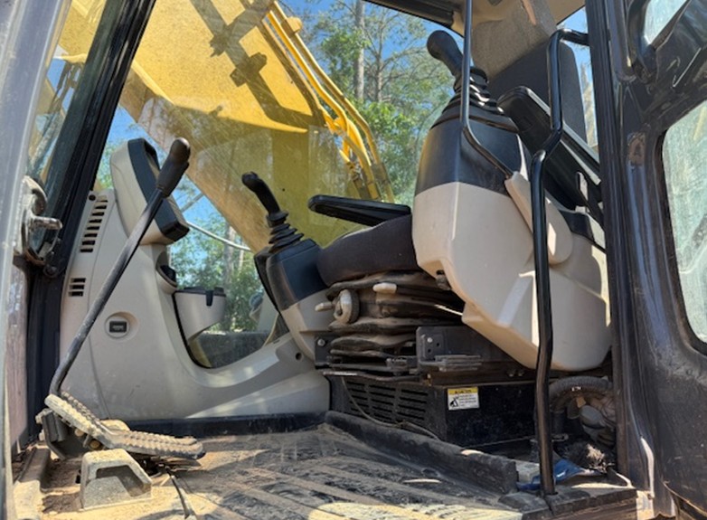 2014 Kobelco SK210-9 Excavator - Image 7
