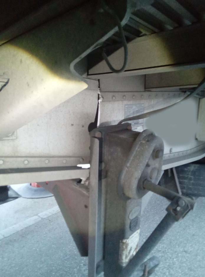 2015 Manac Flatbed Trailer - Image 4