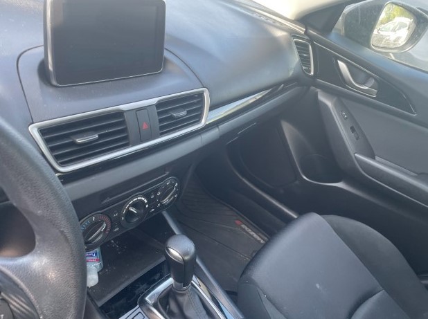 2015 Mazda 3 - Image 13