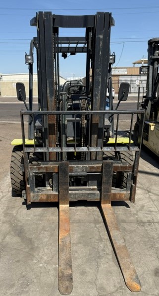 2016 Clark C40L Forklift - Image 3
