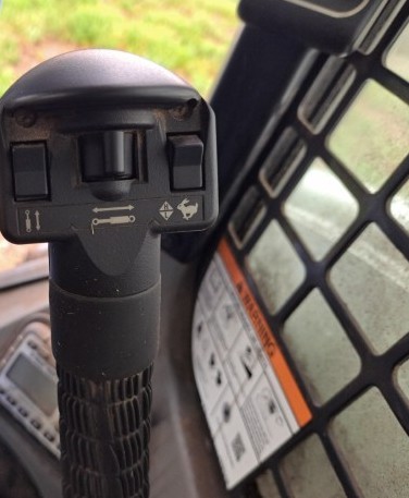 2017 Bobcat s650 Skid Steer - Image 22