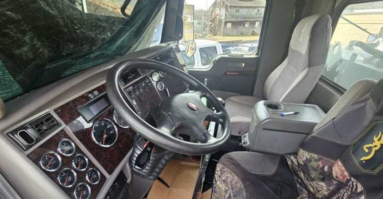 2017 Kenworth T370 Crane Truck - Image 15