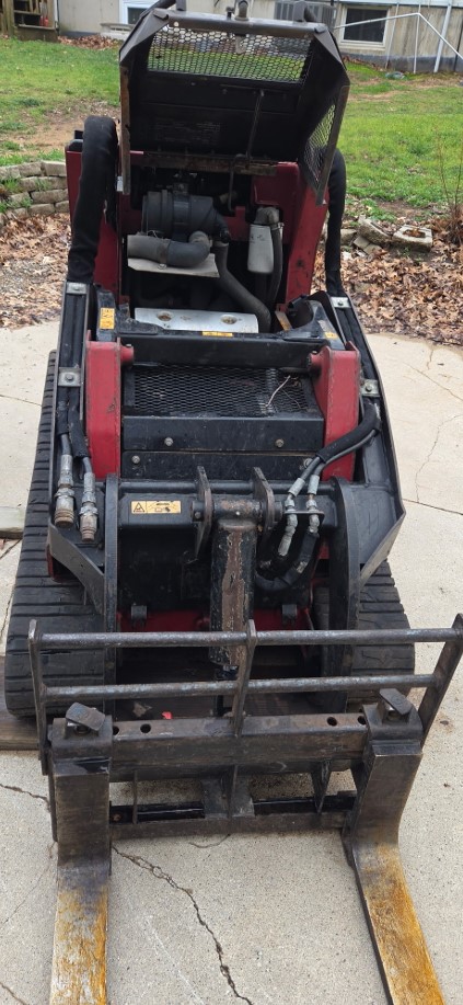 2017 Toro Dingo TX1000 Mini Skid Steer - Image 2