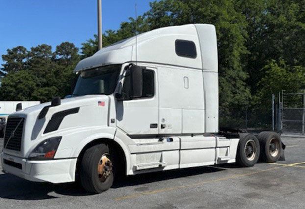2017 Volvo VNL - Image 4