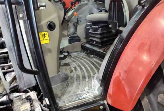 2018 CASE IH Farmall 110C Tractor - Image 18