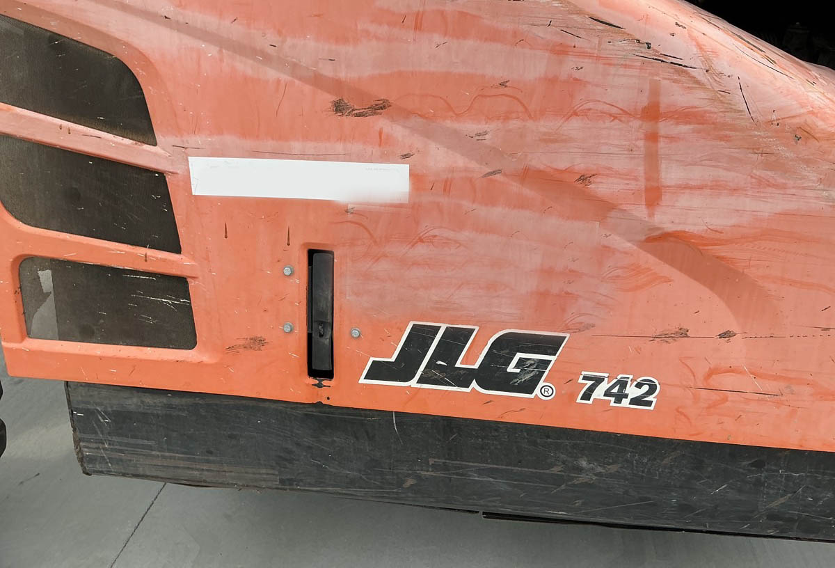 2018 JLG 742 Telehandler - Image 11