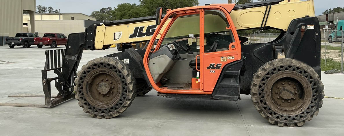 2018 JLG 742 Telehandler - Image 3