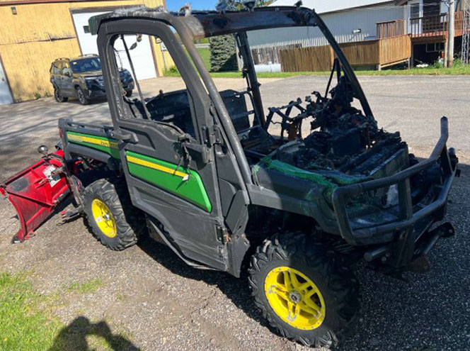 2018 John Deere Gator XUV835R - Image 2
