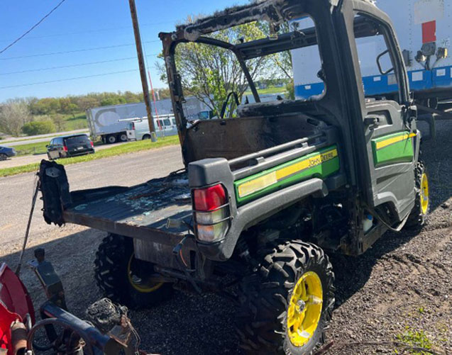 2018 John Deere Gator XUV835R - Image 3