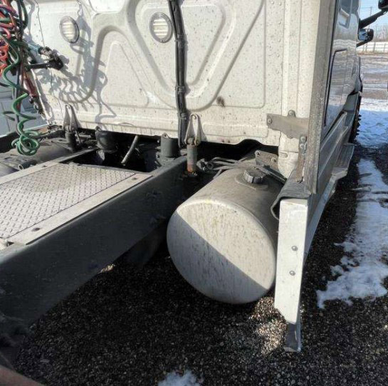 2019 Freightliner Cascadia - Image 10
