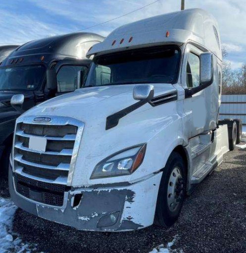 2019 Freightliner Cascadia - Image 2