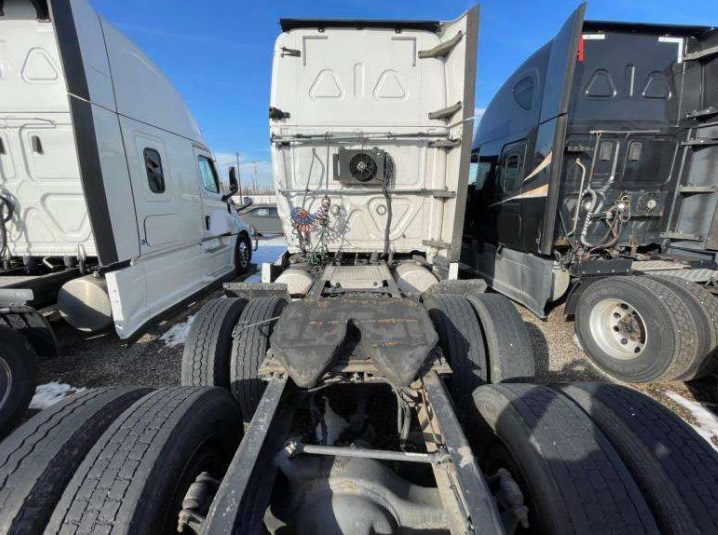 2019 Freightliner Cascadia - Image 6