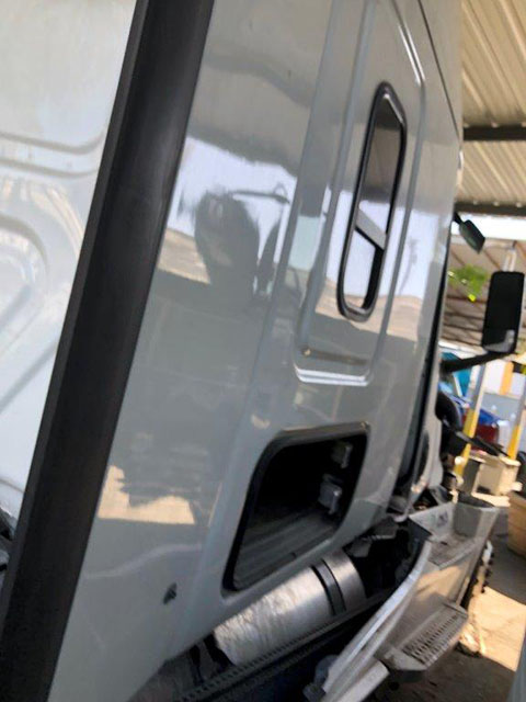 2019 Freightliner Cascadia - Image 7