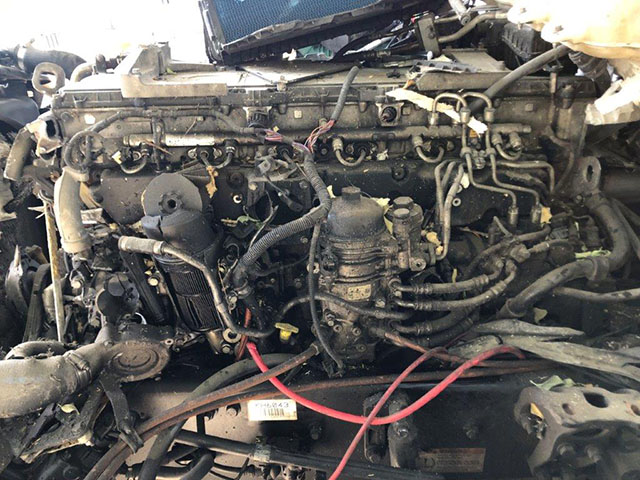 2019 Freightliner Cascadia - Image 8