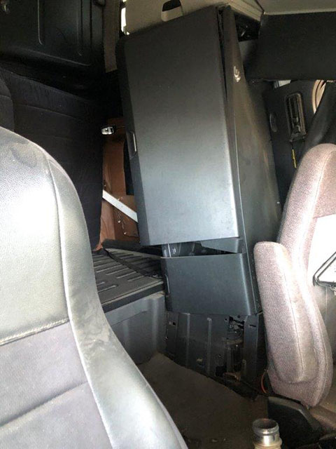 2019 Freightliner Cascadia - Image 9