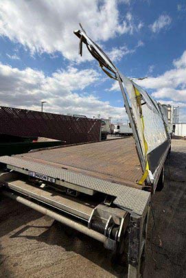 2019 International 4300 Box Truck - Image 5