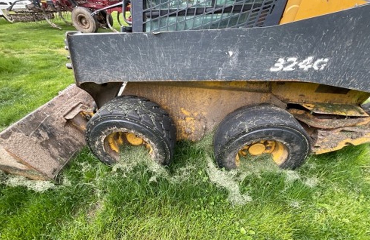 2019 John Deere 324G Skid Steer - Image 6
