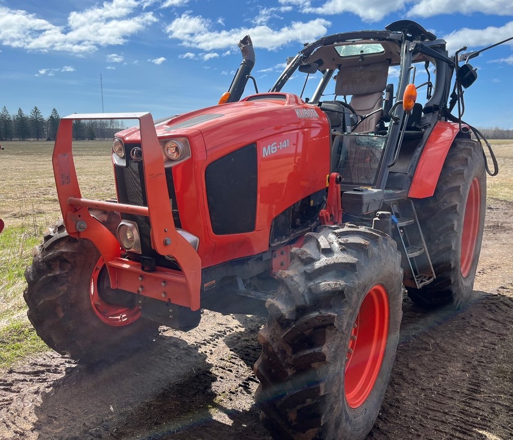 2019 Kubota M6-141 Tractor - Image 2