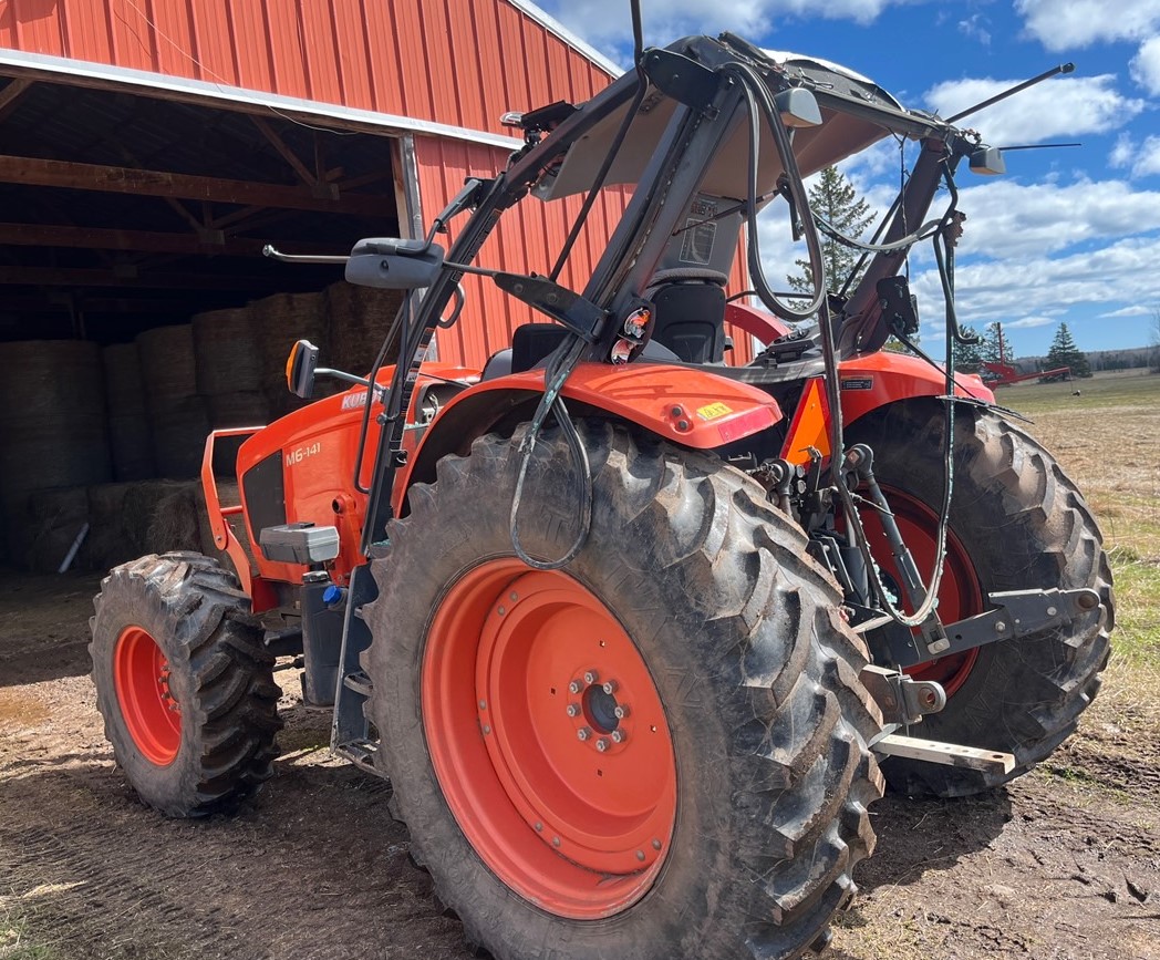 2019 Kubota M6-141 Tractor - Image 3