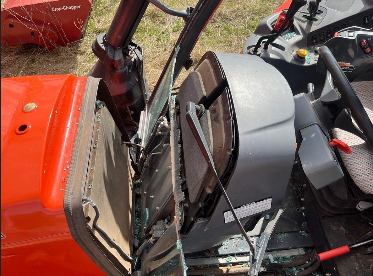 2019 Kubota M6-141 Tractor - Image 6