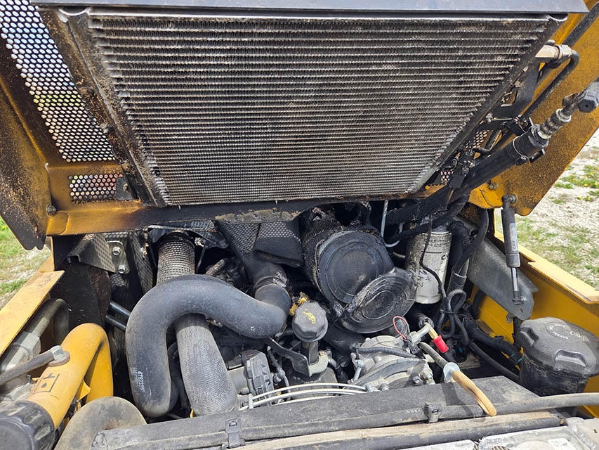 2019 New Holland L228 Skid Steer - Image 12