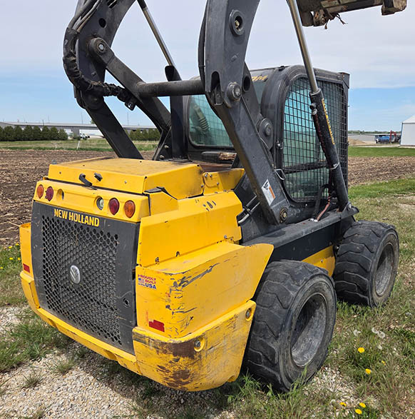 2019 New Holland L228 Skid Steer - Image 3
